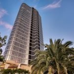 encore-broadbeach-luxury-accommodation-building-exterior